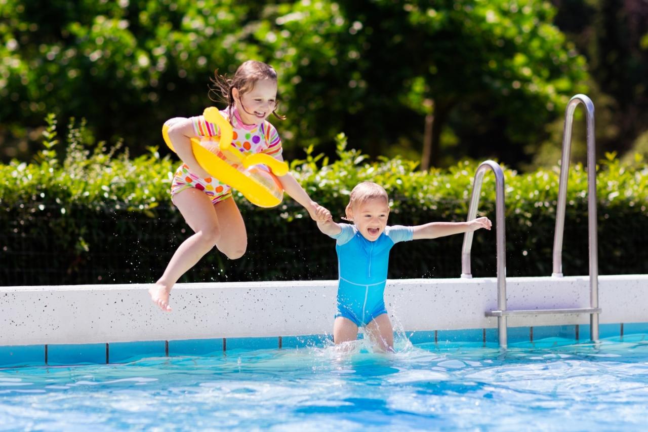 Voy a nadar en la piscina. necesito